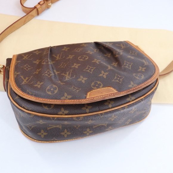 Authentic Crossbody by Louis Vuitton - Picture 8 of 16